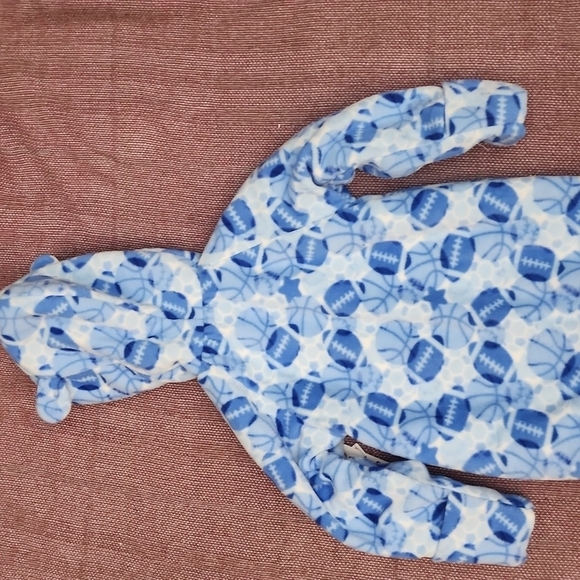 Healthtex Fleece Blue Football Footed Zip Up - Size 6-‎ 9 months - Picture 12 of 16